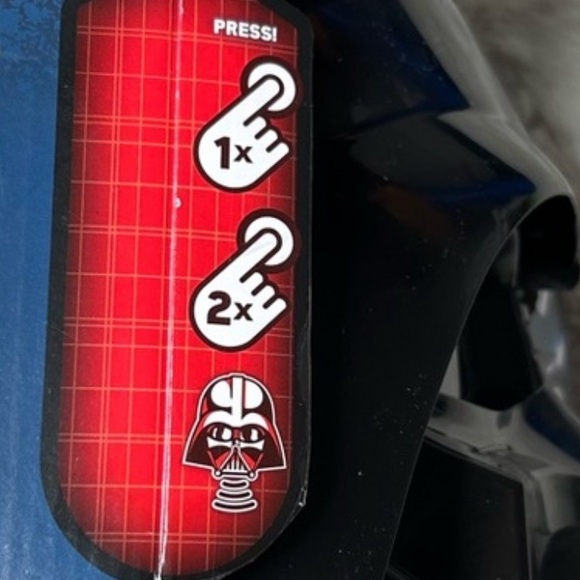 Star Wars Hasbro Rogue One Darth Vader Voice Changing Helmet - Picture 9 of 9